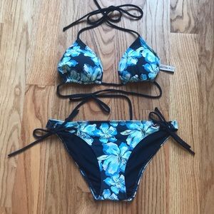 🌼🌺Hollister Bikini Blue/Navy Flower M
